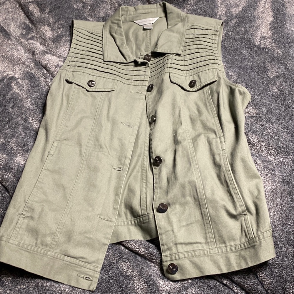 Never worn